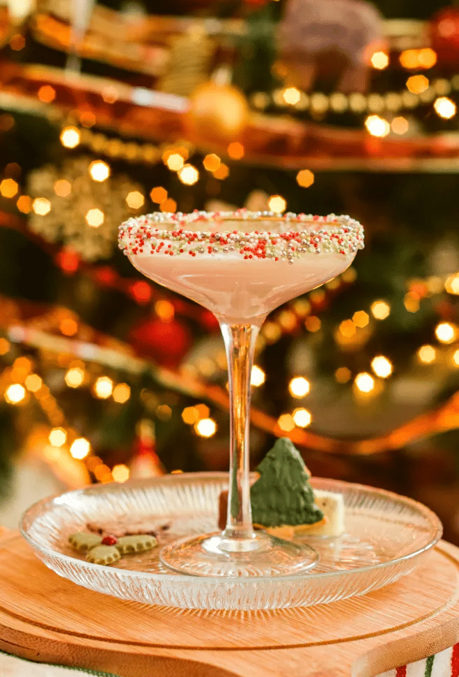 31 Christmas Cocktail Recipe Ideas That Spark Holiday Cheer!