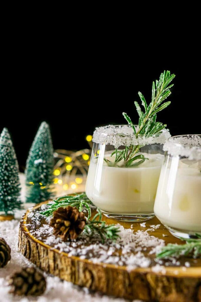 31 Christmas Cocktail Recipe Ideas That Spark Holiday Cheer!