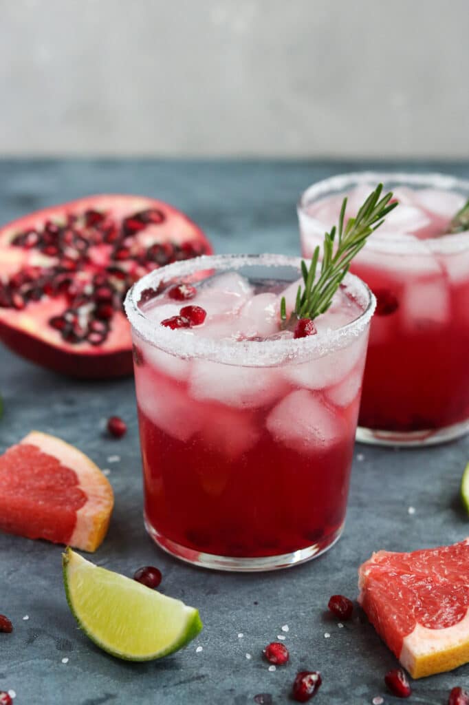 31 Christmas Cocktail Recipe Ideas That Spark Holiday Cheer!