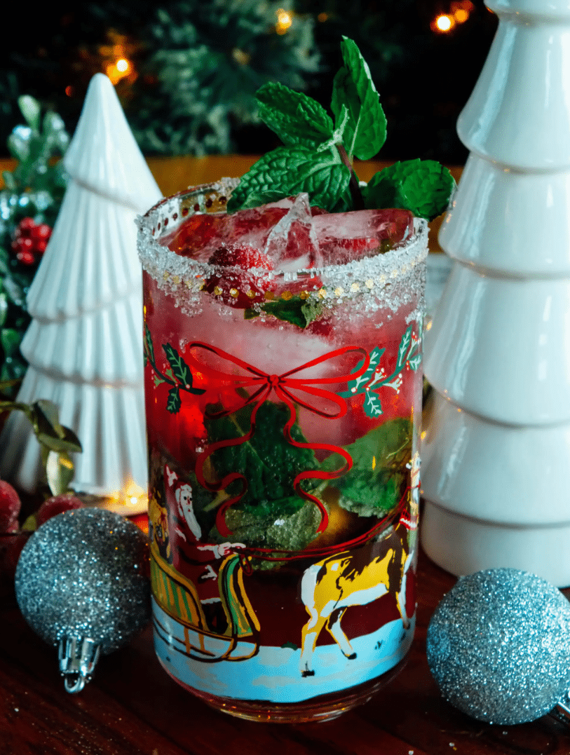 31 Christmas Cocktail Recipe Ideas That Spark Holiday Cheer!