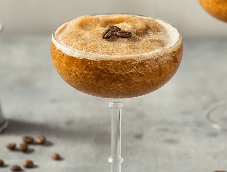 31 Christmas Cocktail Recipe Ideas That Spark Holiday Cheer!