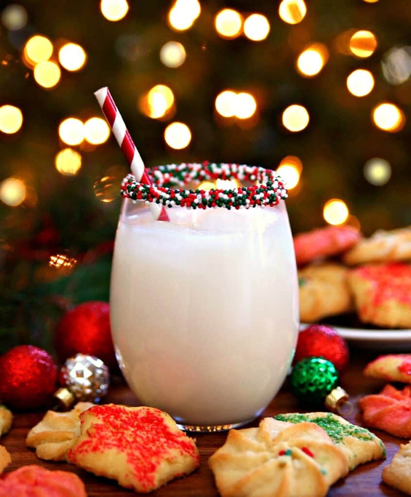 31 Christmas Cocktail Recipe Ideas That Spark Holiday Cheer!