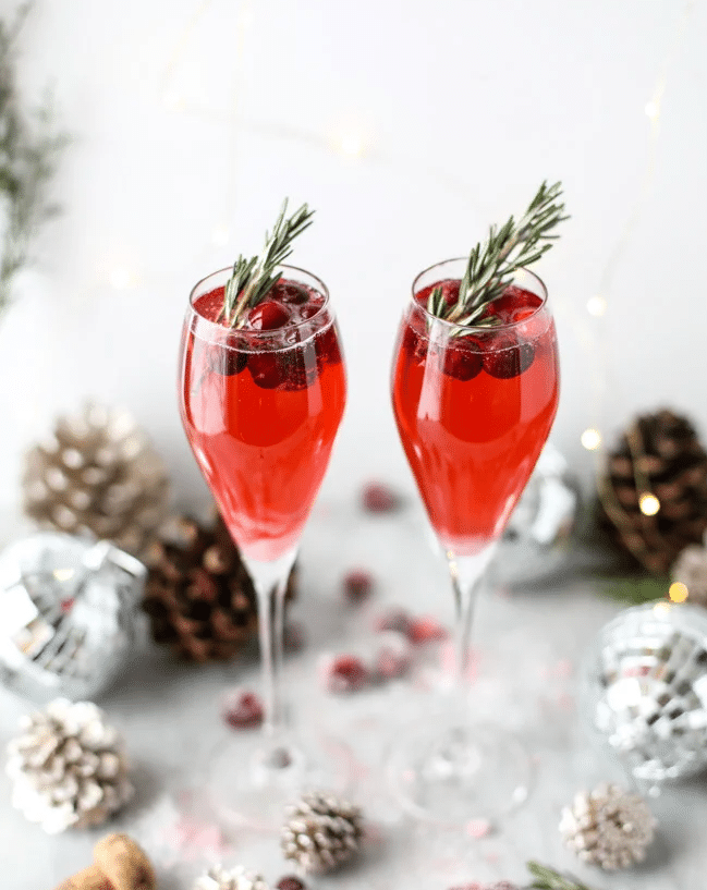 31 Christmas Cocktail Recipe Ideas That Spark Holiday Cheer!