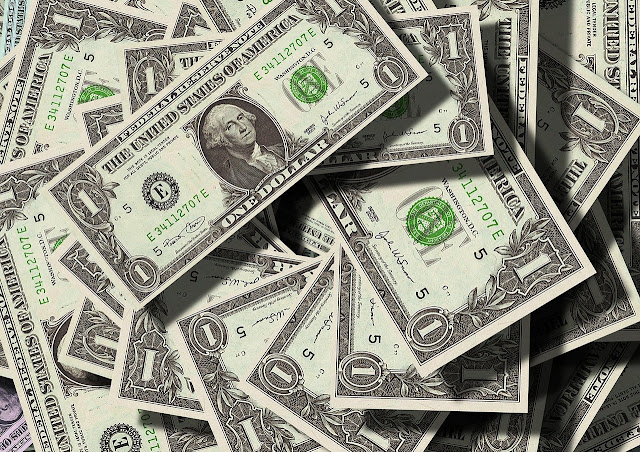 10 Ponzi Schemes That Crashed In...